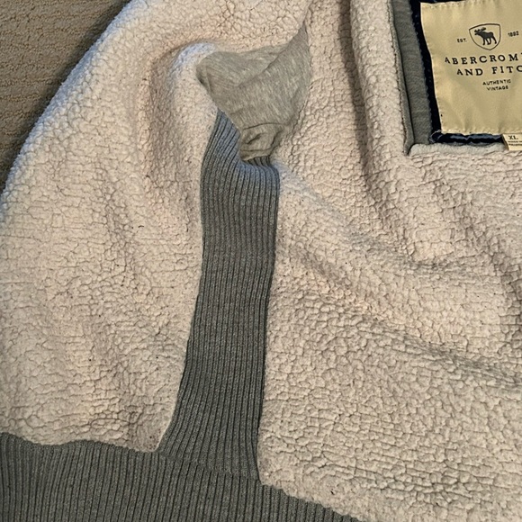 Abercrombie and fitch original grey fuzzy zip hoodie - Picture 4 of 8